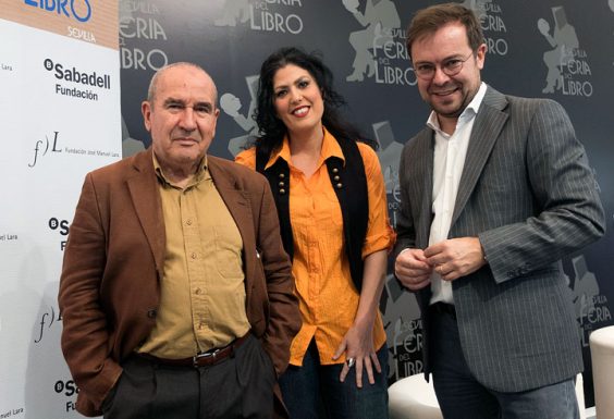 Alberto González Troyano, Eva Díaz Pérez y Javier Sierra. © Luis Serrano