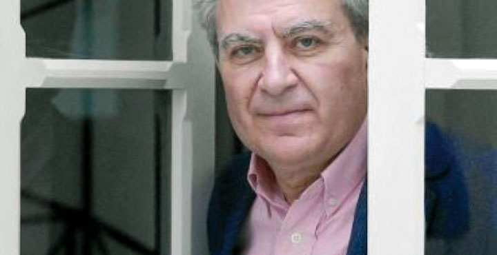 César Antonio Molina.